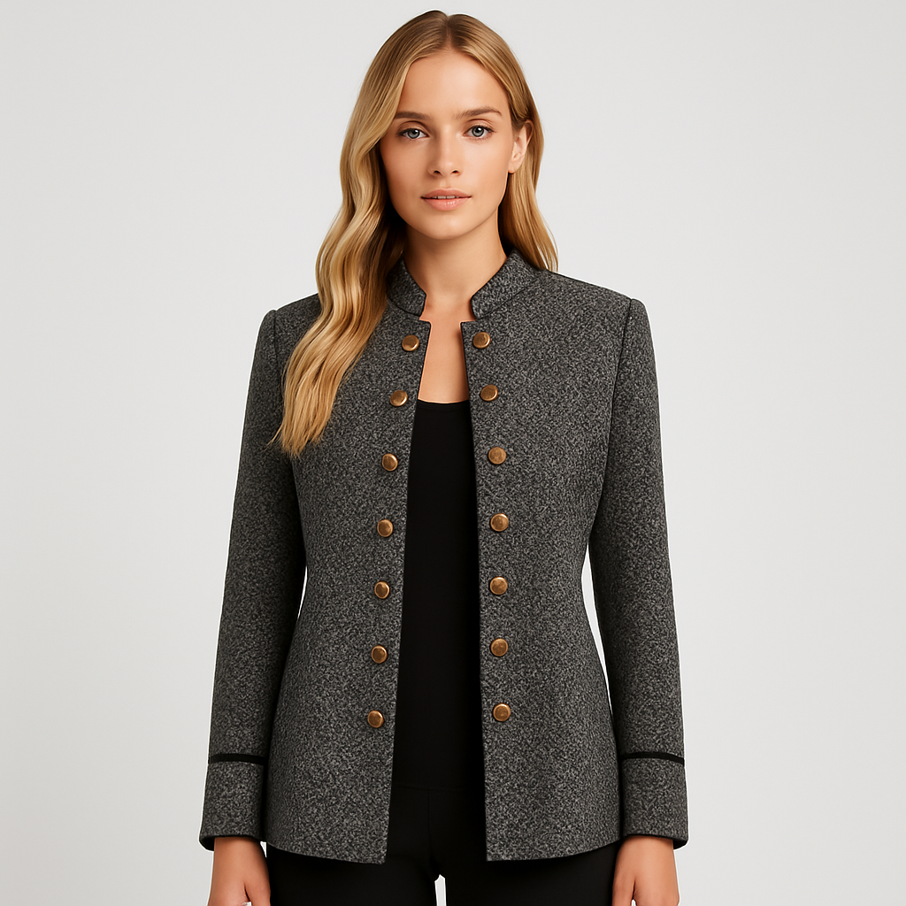 Chaqueta tejida con botones decorativos, cuello redondo y mangas largas con detalles de ribete.